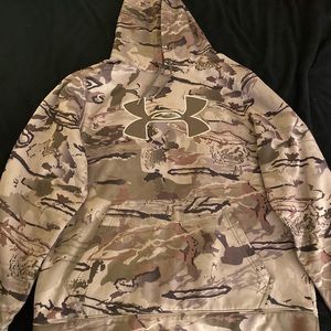 Under Armour sweatshirt